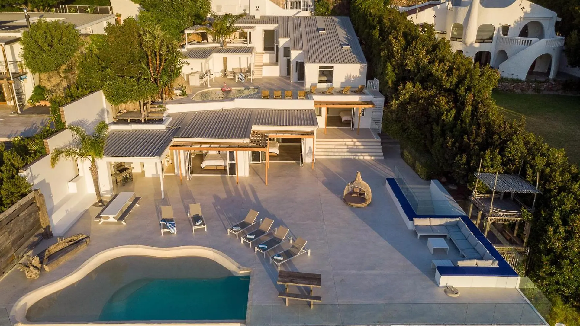 Two Views Villa - 8 Bedrooms, Camps Bay, Ocean Views, Pools Le Cap