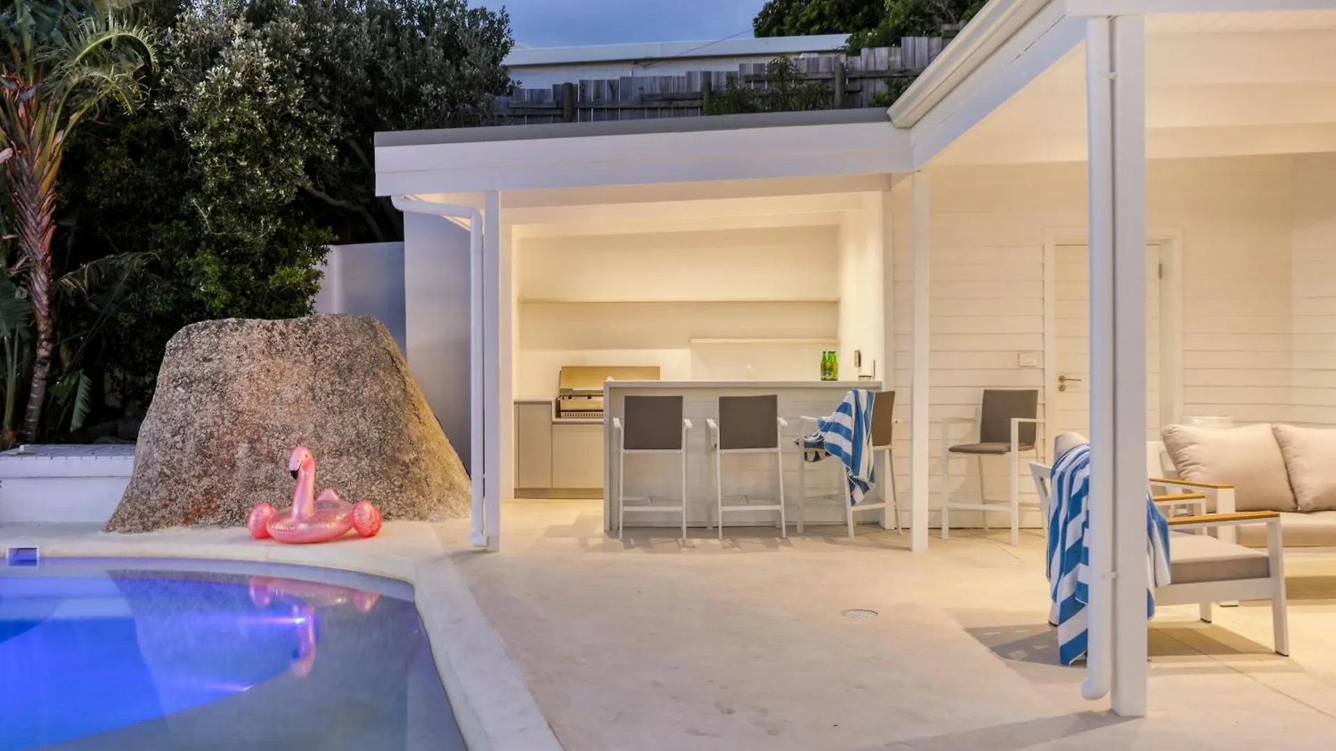 Two Views Villa - 8 Bedrooms, Camps Bay, Ocean Views, Pools Le Cap