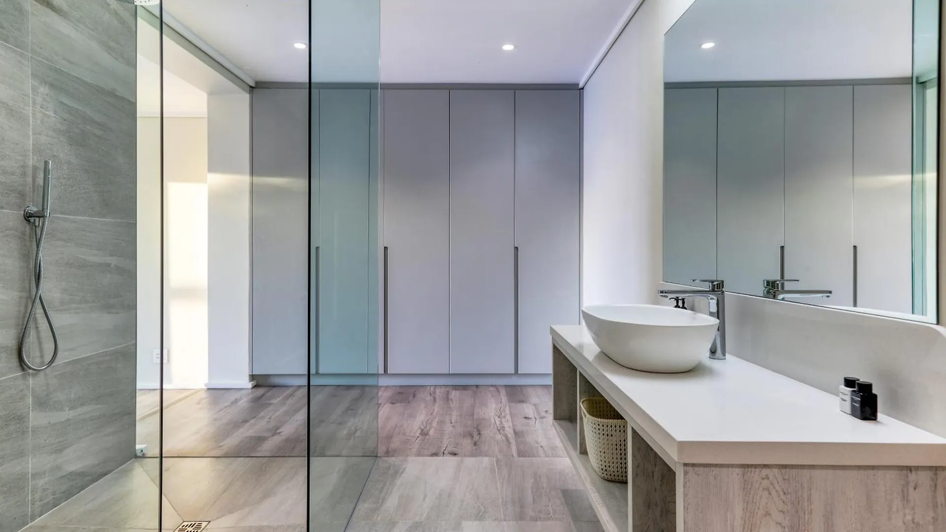 Two Views Villa - 8 Bedrooms, Camps Bay, Ocean Views, Pools Le Cap